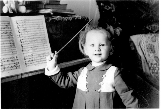 Little Polina - daughter of Conductor Victor Medyuylyanov